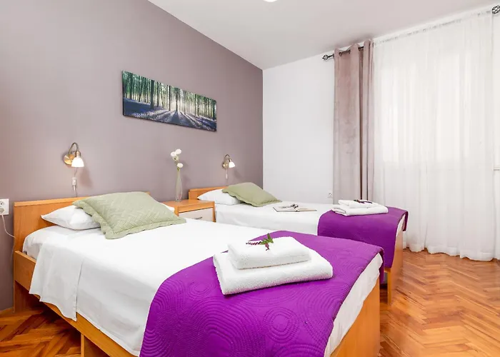 Apartments With A Parking Space Fazana - 18334