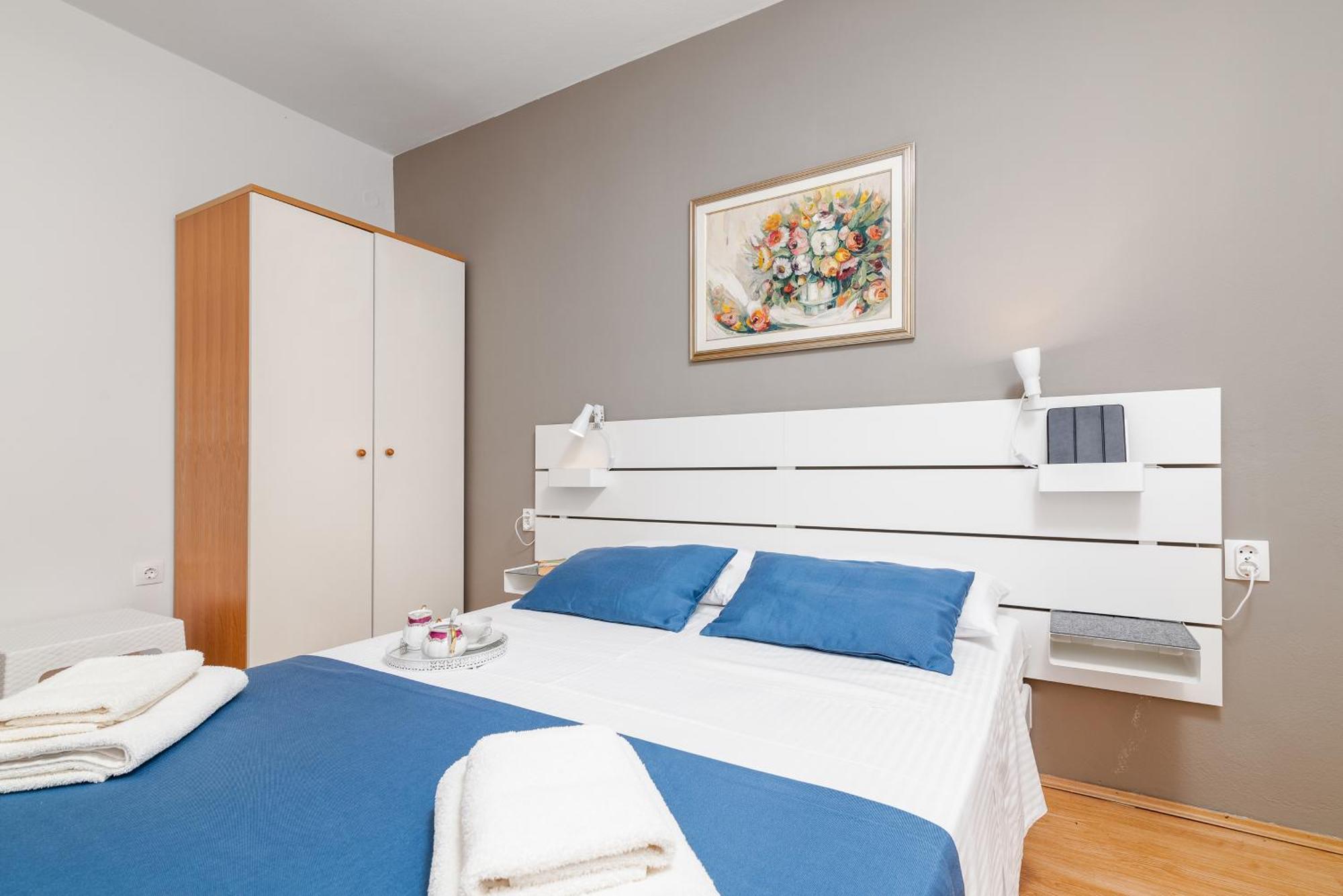 Apartment With A Parking Space - 18334 Fazana