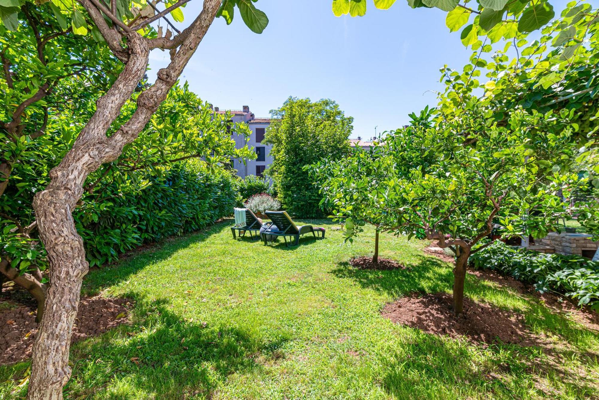 Apartment With A Parking Space - 18334 Fazana