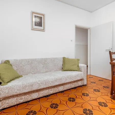 Apartments With A Parking Space Fazana - 18334 Room photo
