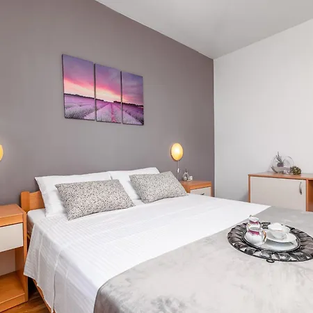 Apartments With A Parking Space Fazana - 18334 Room photo