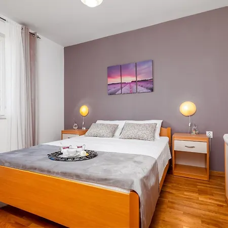 Apartments With A Parking Space Fazana - 18334 Exterior photo