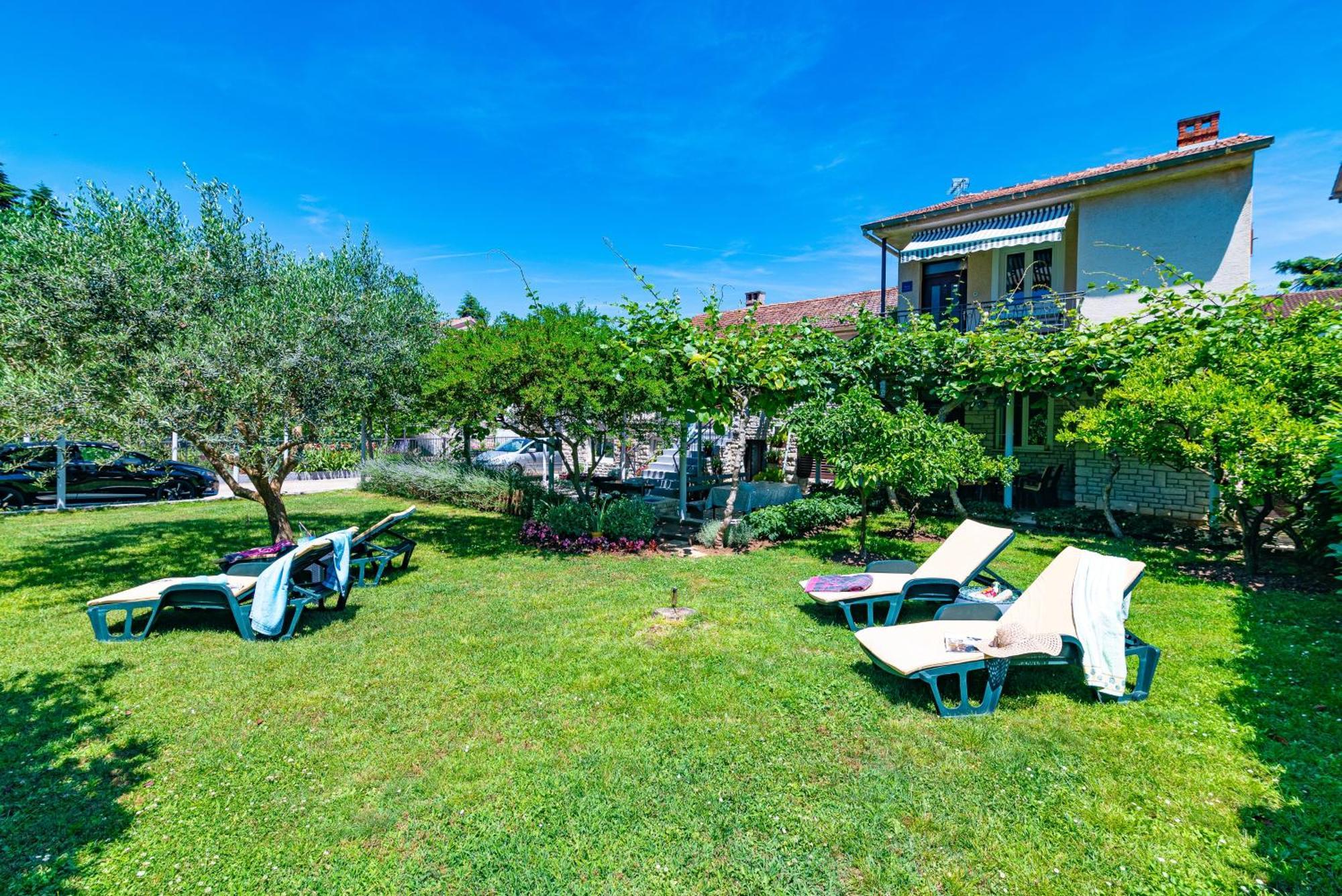 With A Parking Space - 18334 Apartma